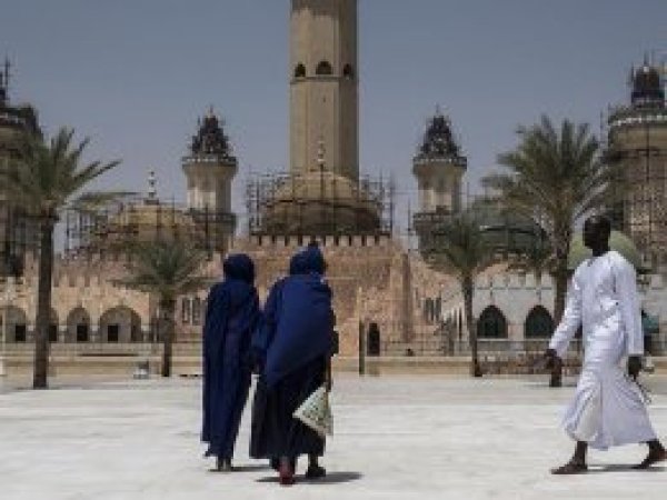 Senegal'e damgasını vuran bir şeyh ve bir şehir