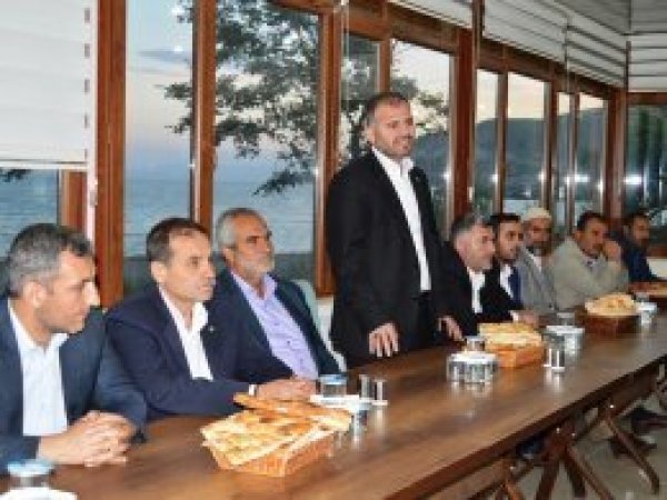 "Birlik olursak Kur'an'ı hakkıyla yaşayabiliriz"