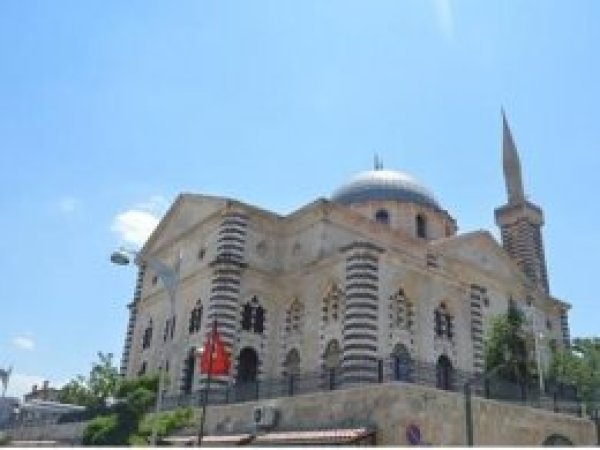 "Kadir Gecesi'nde İslam ümmetine dua edelim"