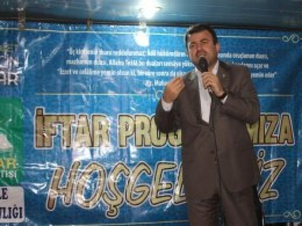 "İslam ümmeti olarak en buhranlı dönemden geçiyoruz"