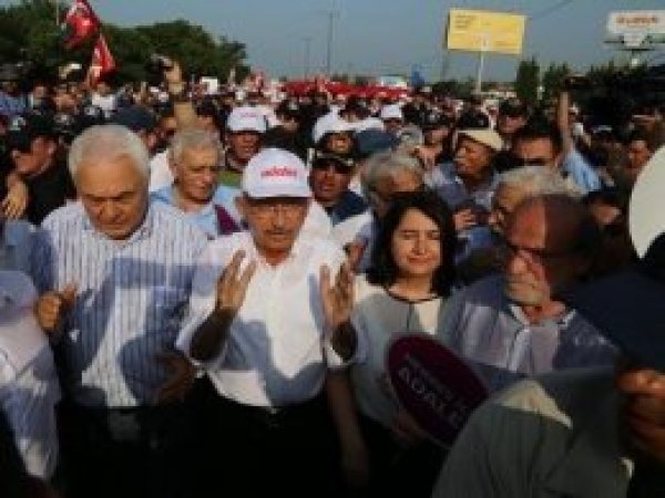 HDP CHP’nin yürüyüşüne katıldı      