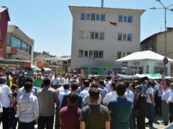 Bitlis halkı terör rejimini lanetledi