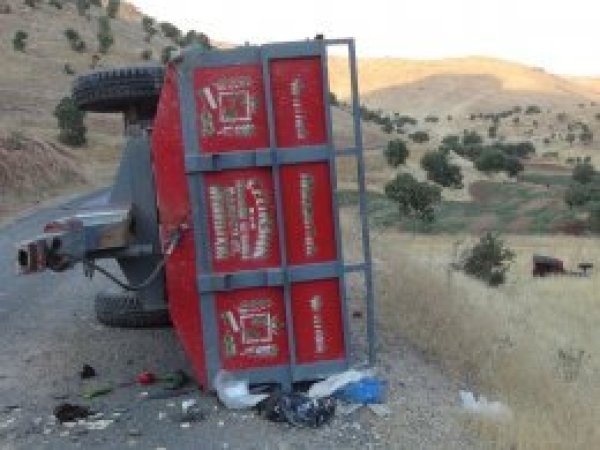 Kontrolden çıkan traktör takla attı: 4 yaralı