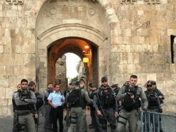 İsrail El-Esbat'a kamera yerleştiriyor