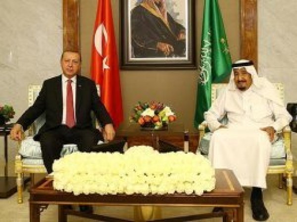 Cumhurbaşkanı Erdoğan Kral Selman ile bir araya geldi