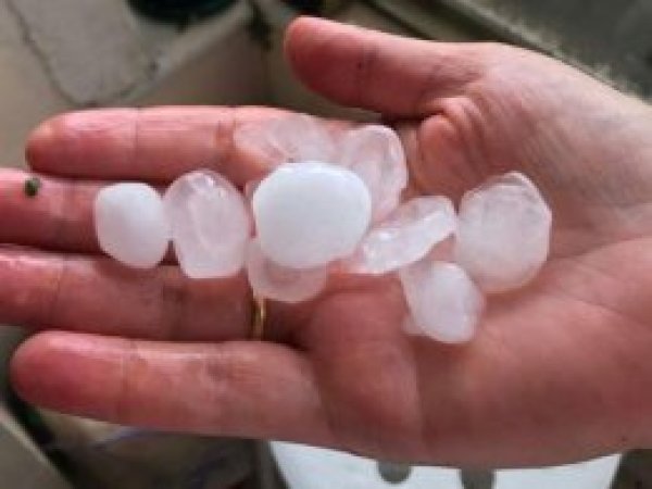 İstanbul'da şiddetli yağmur ve dolu etkili oldu