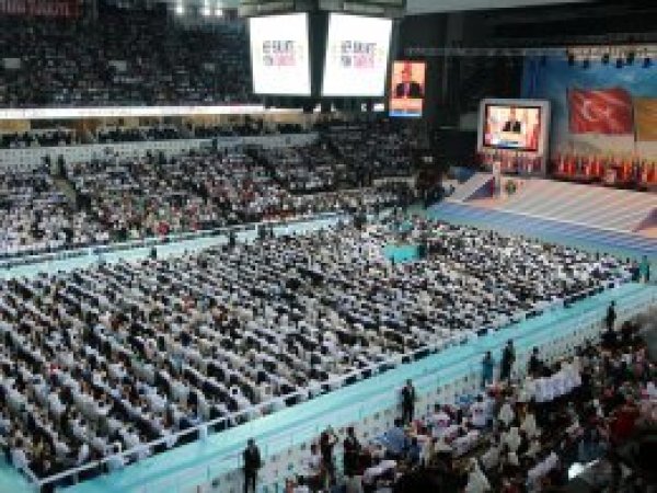 AK Parti kongresinde 'ihale' kriteri