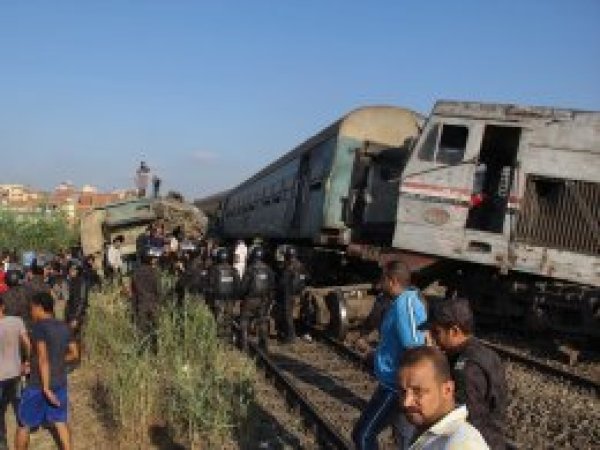 Mısır'da tren kazası: 49 ölü