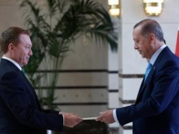 3 ülkenin Elçisinden Erdoğan’a güven mektubu