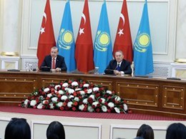 Erdoğan Kazakistan'da FETÖ'yü anlattı