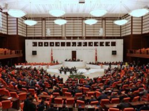 Irak ve Suriye tezkeresi TBMM'de
