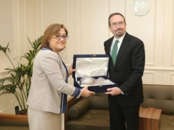 Bass'tan Fatma Şahin'e veda ziyareti