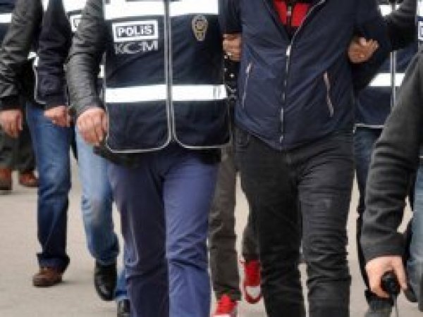 İzmir merkezli 45 ilde FETÖ operasyonu