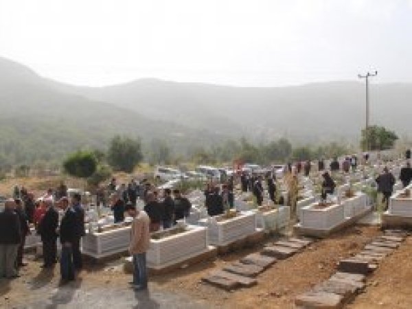 Bitlis'te PKK'lilerin mezarları açıldı