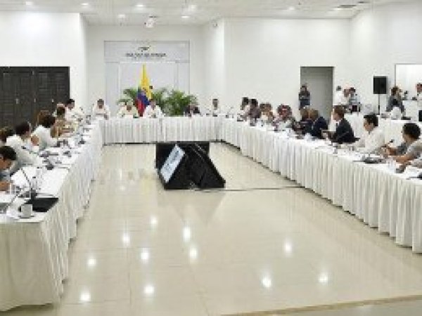 Kolombiya'da hükümet ve FARC liderleri bir araya geldi