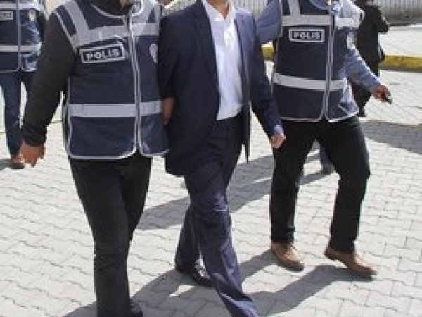 FETÖ'nün askeri yapılanmasına operasyon: 26 gözaltı