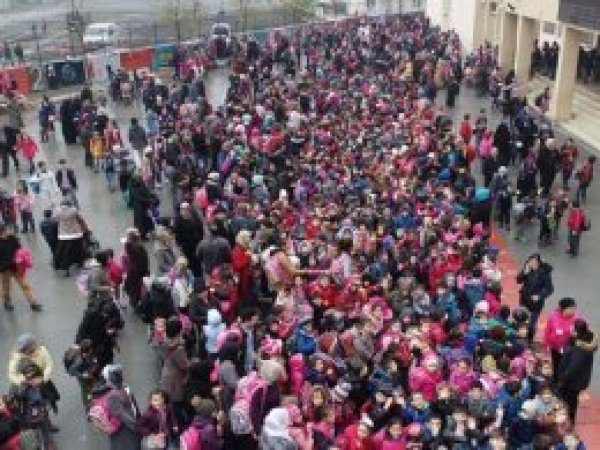 Türkiye'nin en kalabalık ilkokulu! Öğrenci sayısı 66 ilçeden fazla