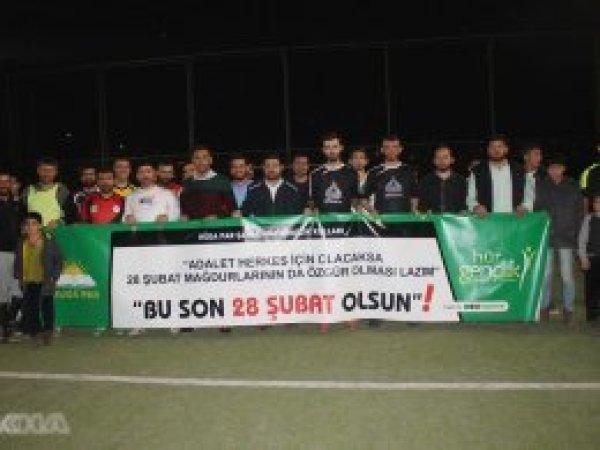 Gençlerden 'Bu Son 28 Şubat Olsun' futbol maçı