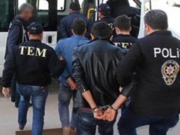 Li Stenbolê operasyona DAIŞê: 22 binçavî