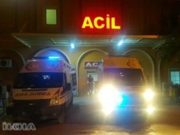 Hakkâri'de askeri araç devrildi: 17 yaralı