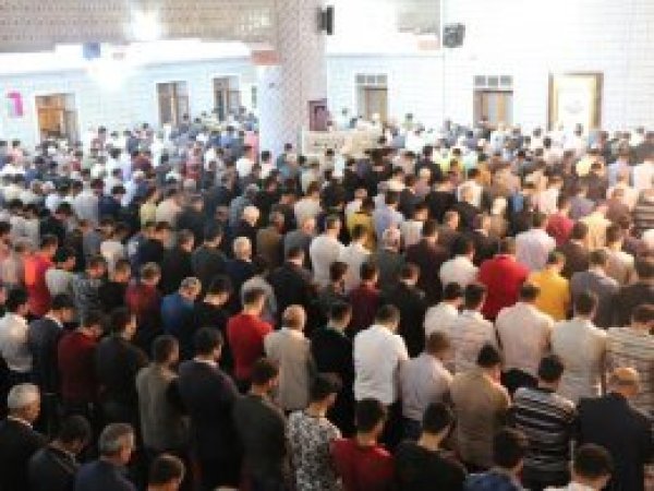 'Berat gecesi günahlarımızdan arınmamız için bir ikramdır'