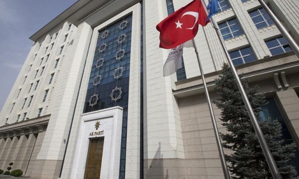 AK Parti MKYK'de değişiklik