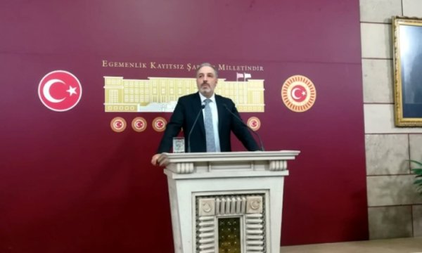 AK Partili Mustafa Yeneroğlu partisinden istifa etti