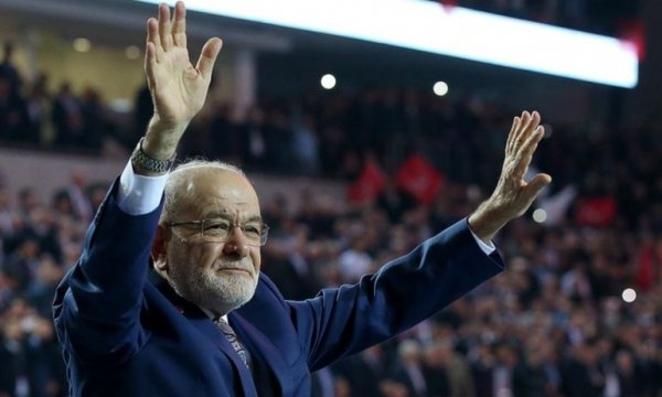 Yeniden Genel Başkanlığa seçilen Saadet Partili Karamollaoğlu kimdir?