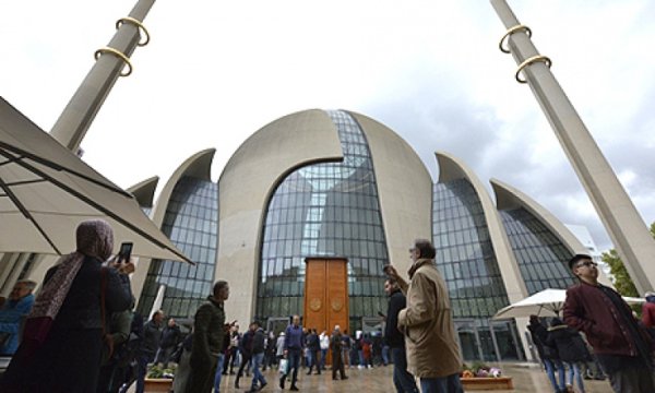 Almanya’da yaşayan Müslamanların yüzde 73’ü dinini önemsiyor