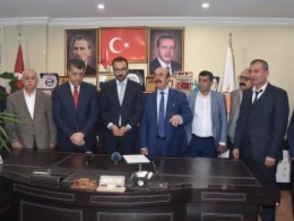 İYİ Parti'den istifa eden 874 kişi AK Parti'ye geçti