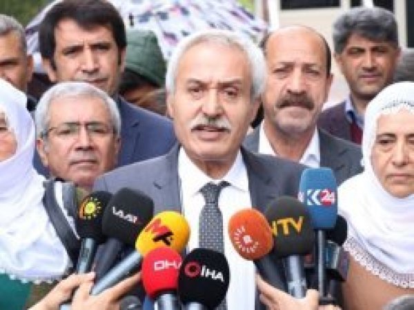 Diyarbakır Büyükşehir Belediye Başkanı Mızraklı mazbatasını aldı