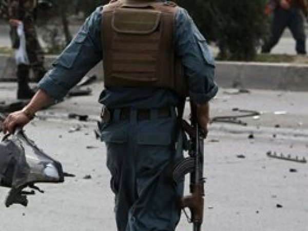 Afganistan'da cuma namazında bombalı saldırı