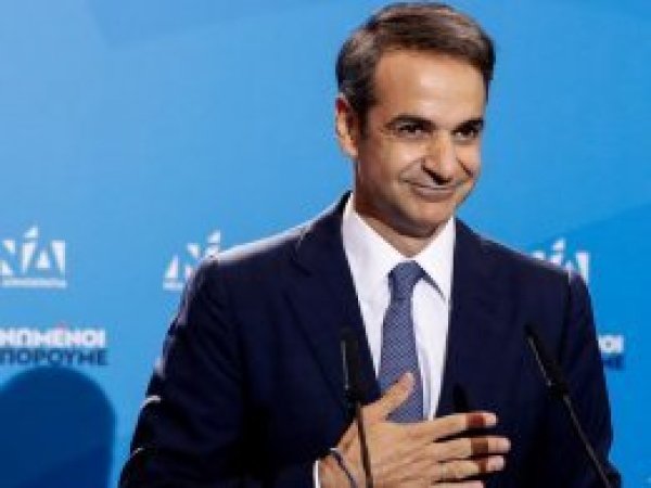 Yunanistan'da seçimin galibi Miçotakis