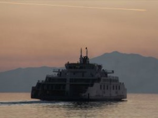 İran ile Katar arasında feribot seferleri başladı