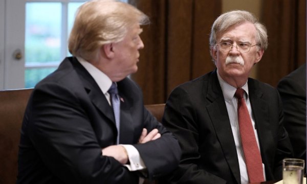 Trump, John Bolton'u görevden aldı
