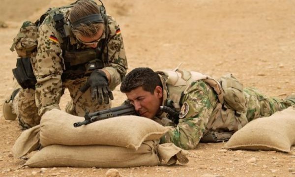 Almanya Irak'taki askerlerinin görev süresini uzattı