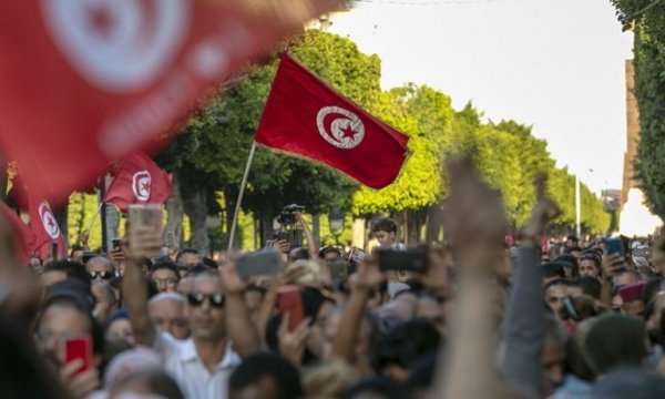 Tunus'ta kabine listesi Cumhurbaşkanı'na sunuldu