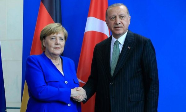 Erdoğan ile Merkel görüştü