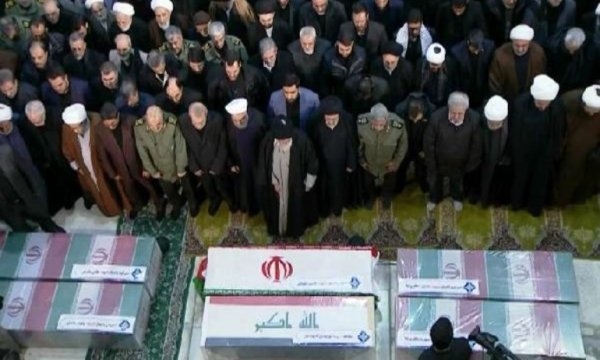 İmam Hamaney Kasım Süleymani'nin Cenaze Namazını Kıldırdı
