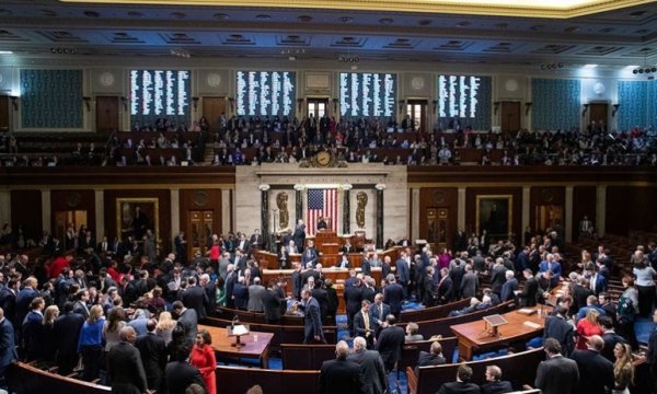 ABD Temsilciler Meclisi, Trump'ın azil maddelerini Senatoya yolladı