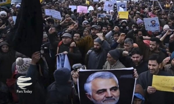 Hindistan’ın Başkenti Yeni Delhi’de ABD karşıtı gösteri