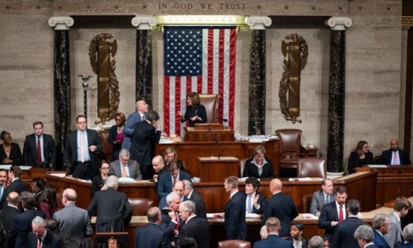 Temsilciler Meclisi Trump'a yönelik azil maddelerinin Senatoya gönderilmesini yarın oylayacak