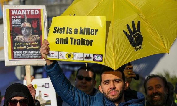 Abdulfettah es-Sisi Londra'da protesto edildi