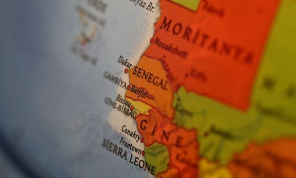 Batı Afrika’da nüfuz kaybeden Fransa yeni taktikler deniyor