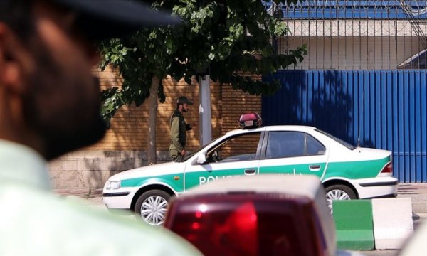 Devrim Muhafızları Ordusu'na bağlı Besic Teşkilatı komutanına silahlı saldırı