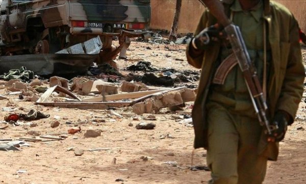 Mali'de askeri kampa terör saldırısı: 20 ölü