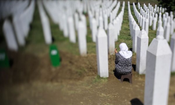 Srebrenitsalı anneler Hollanda mahkemesinin kararını AİHM'e taşıdı