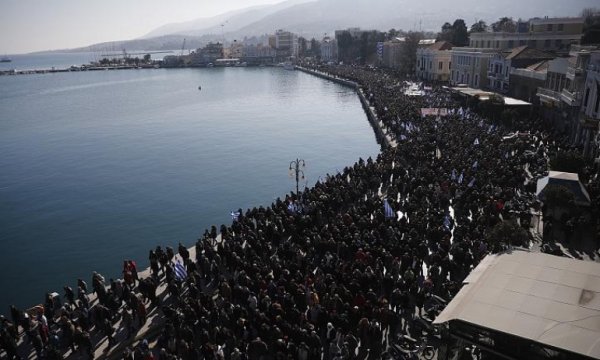 Yunan adalarında 'göçmen krizi' protestosu: 10 bin kişi yürüdü 