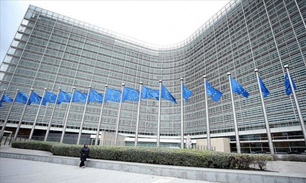AB'den Azerbaycan ve Ermenistan'a müzakere çağrısı