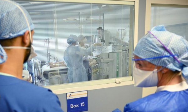 Avrupa'da günlük vakalarda 100 bin sınırı aşıldı
